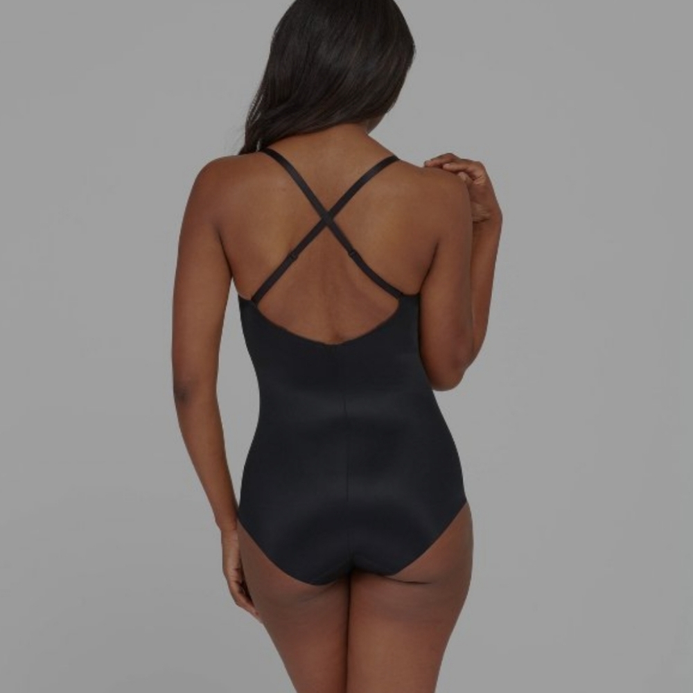 NWT Assets by Spanx low-back cupped shaping bodysuit - Picture 6 of 7